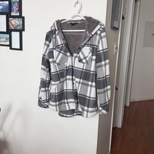 NWOT Realtree Gray/White Button Up Hooded Sweater